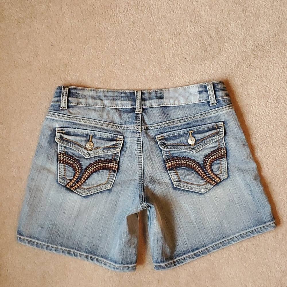 Vanilla Star jean shorts size 11